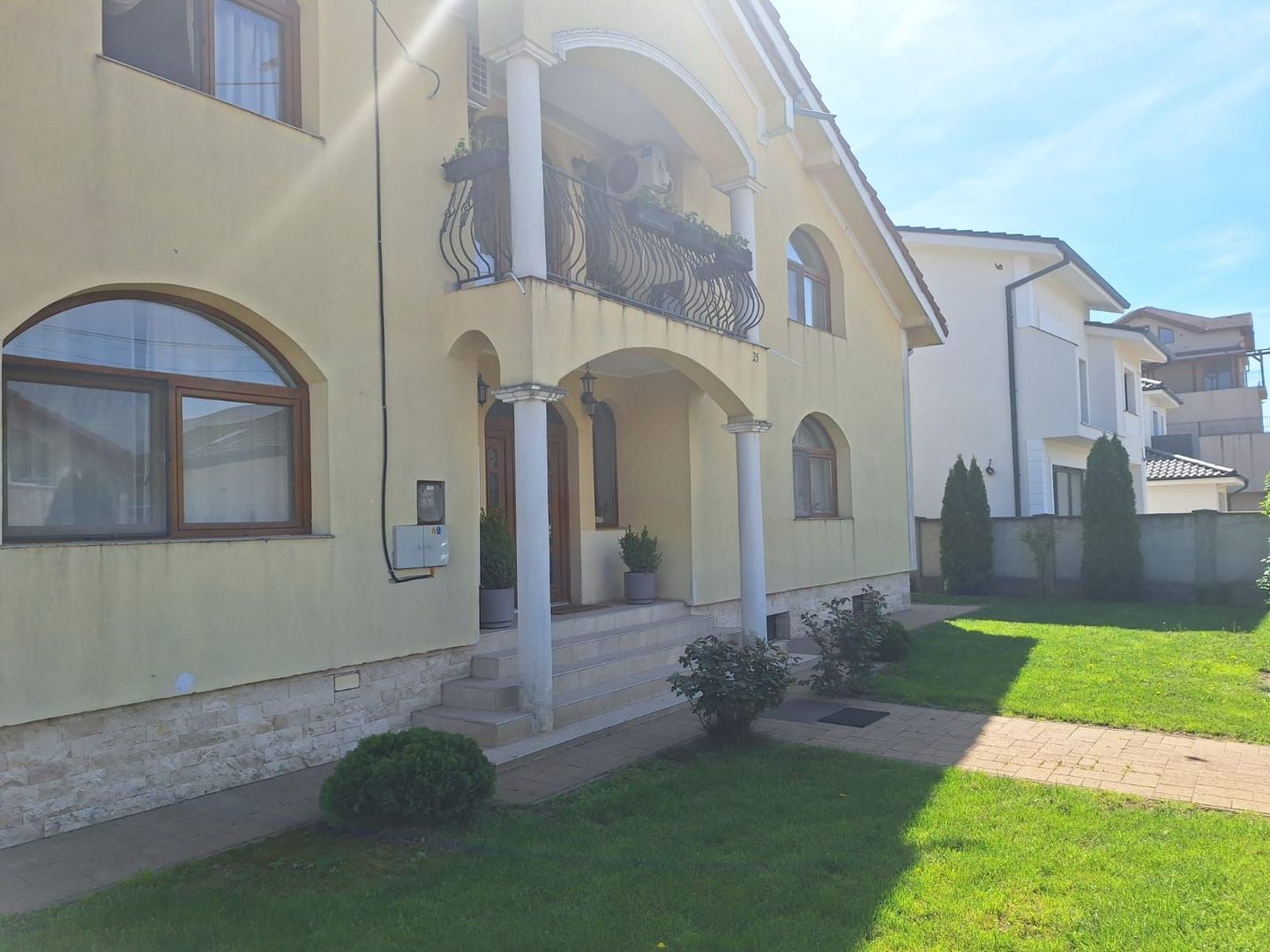 BRASADAS vinde casa individuala 8 cam teren 10 ari Unirii. - Poză 3