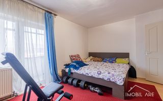 Apartament cu 3 camere de vânzare - Poză 8