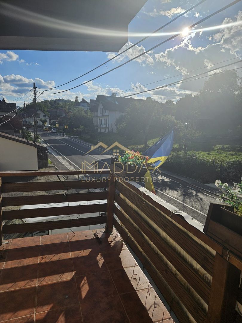 Pensiune 10 camere cu restaurant // Moieciu de Jos - Poză 46