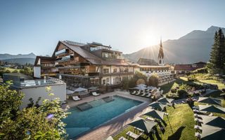 Teren Rasnov,dezvoltare turistica. - Poză 1