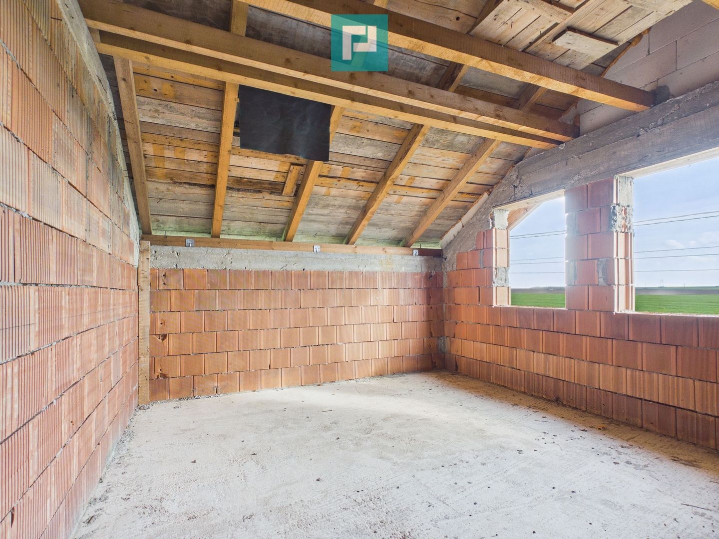 Casă la roșu cu  6 camere,  teren 500 mp în Aluniș - Poză 14