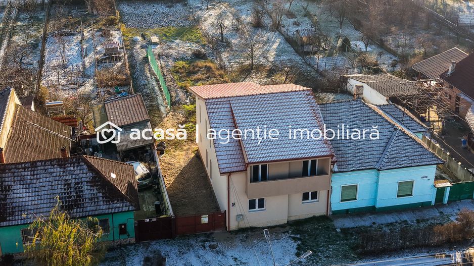 Casă nouă cu etaj semifinalizată în Aradul Nou - Poză 12