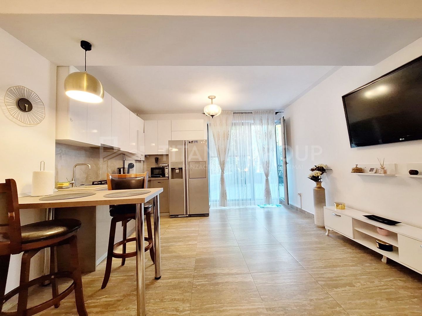 Apartament in centru langa Universitate, cu parcare subterana - Poză 6