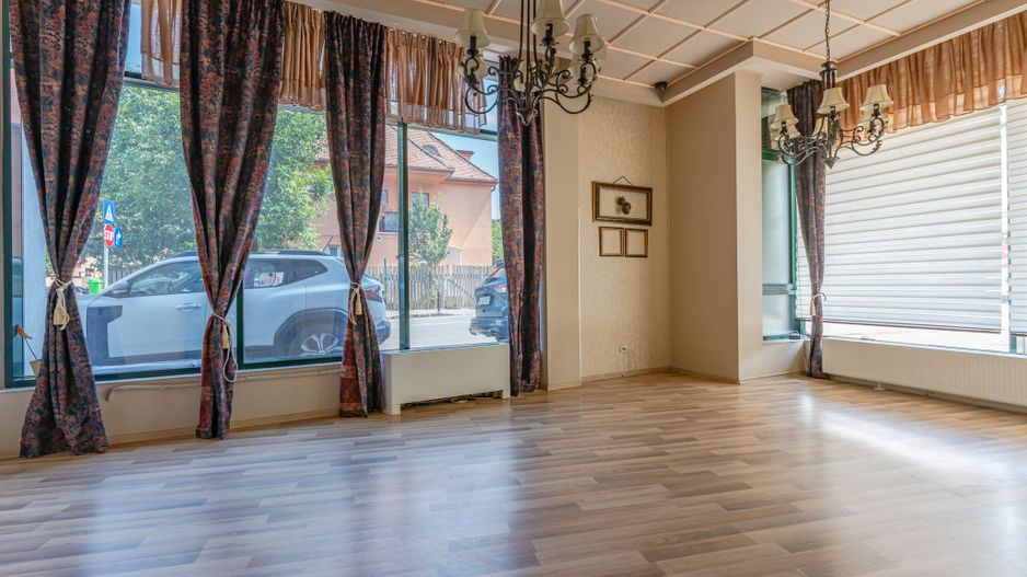 Spațiu Comercial/Birouri de Închiriat, Parter, 60 mp – Nicolae Titulescu, Brașov - Poză 1