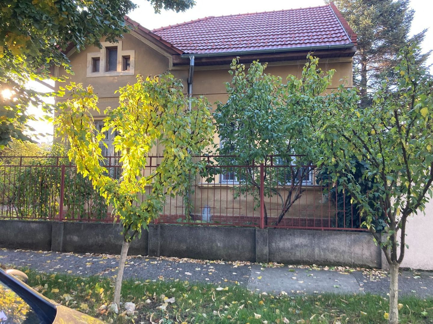 Casa cu teren generos zona Brâncoveanu - Poză 2