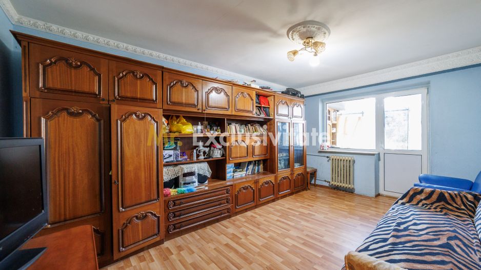 Apartament Trivale et.1 linga Piata si Sc.12 - Poză 1