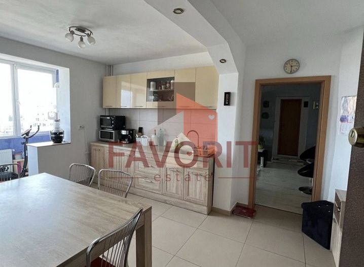 Centrala proprie. Complet renovat. Mobilat si utilat. - Poză 12