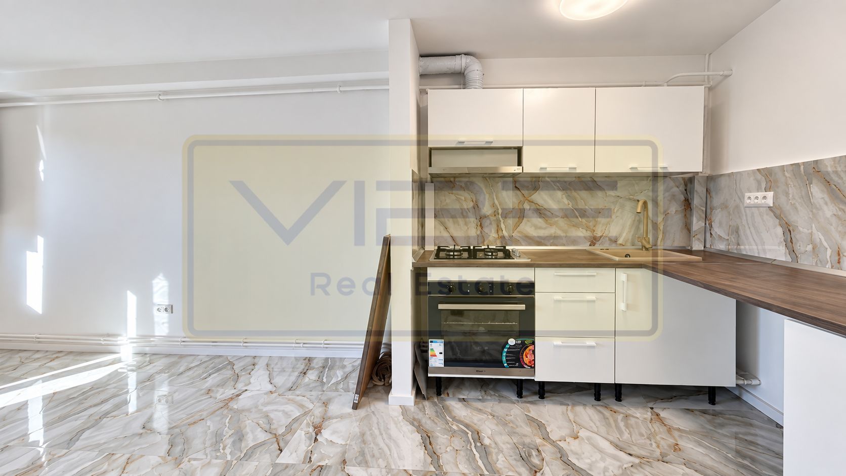 Garsoniera renovata- Poitiers- Mata Rosie - Continental/Aumovio - Poză 5