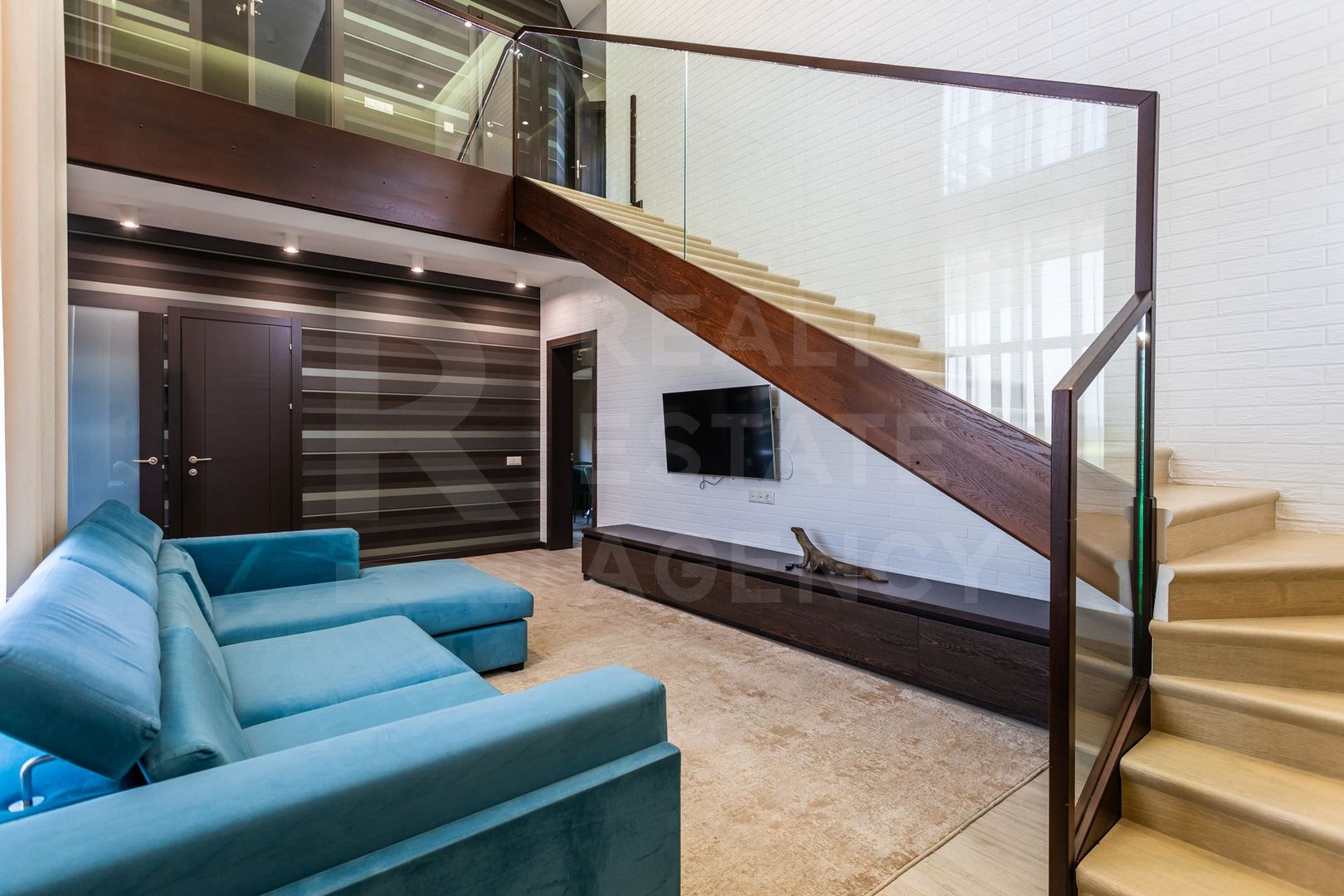 Vânzare, casă, 3 nivele, 4 camere, strada Schinoasa, com. Bacioi - Poză 10