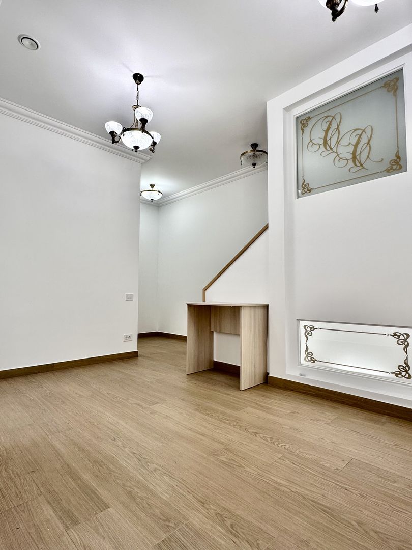 Casa de inchiriat, 3 camere, 3 bai, renovata, prima inchiriere. - Poză 11