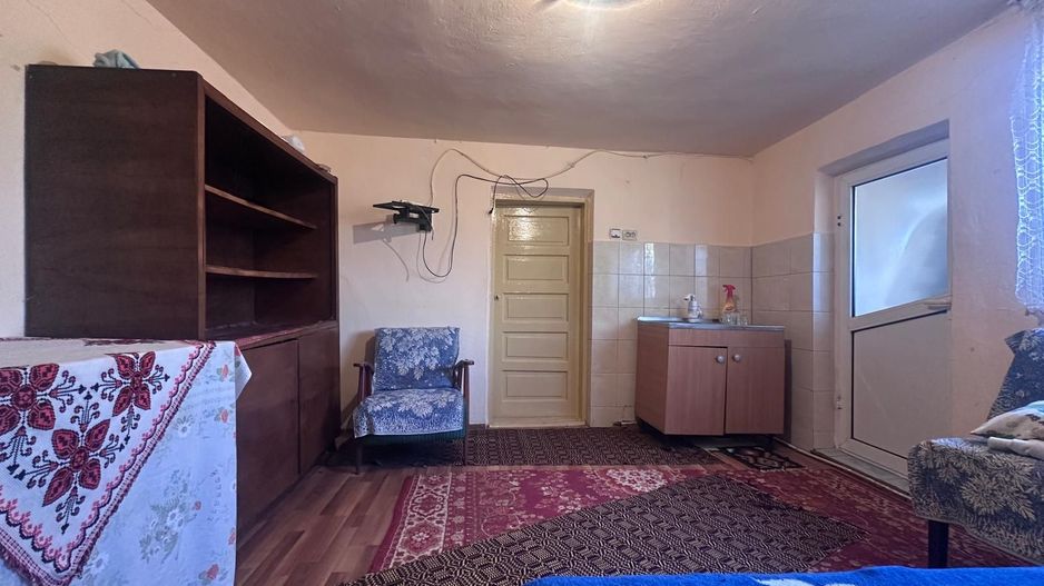 Vanzare casă cu teren mare în satul Cazaci – aproape de Târgoviște - Poză 1