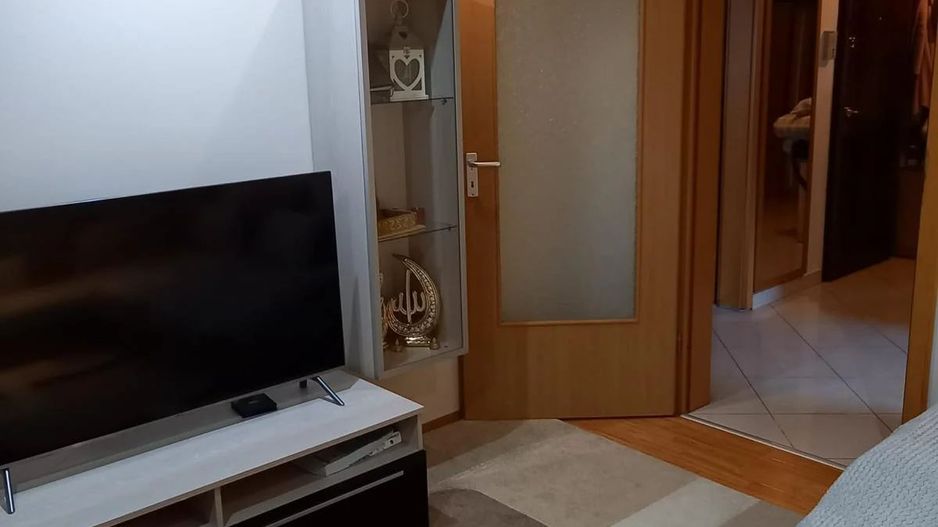 Apartament 3 Camere, Zona Aradului, Mobilat si Utilat Complet, 2 Bai, 3 Balcoane - Poză 4