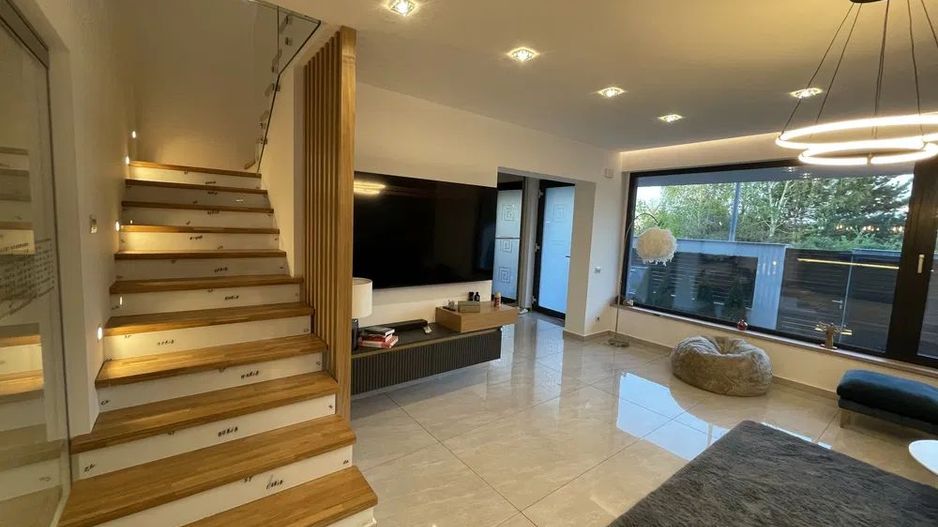 Vila exclusivista || Iancu Nicolae || Prima inchiriere - Poză 1