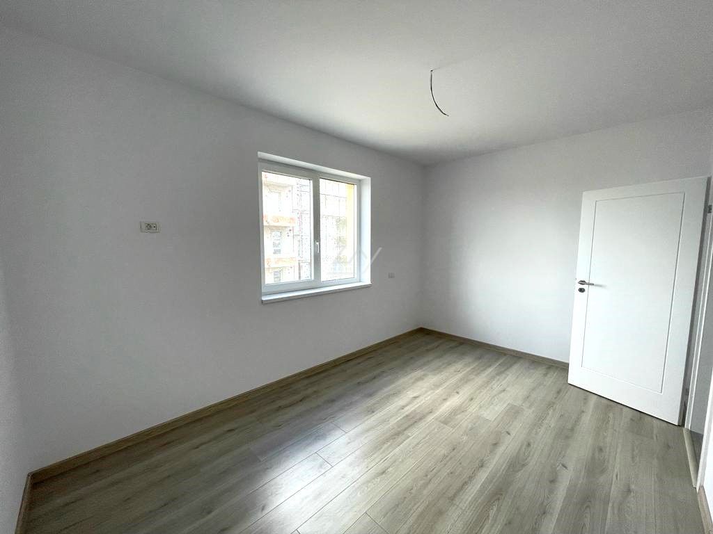 Bucatarie inchisa. Loc de parcare. - Poză 4