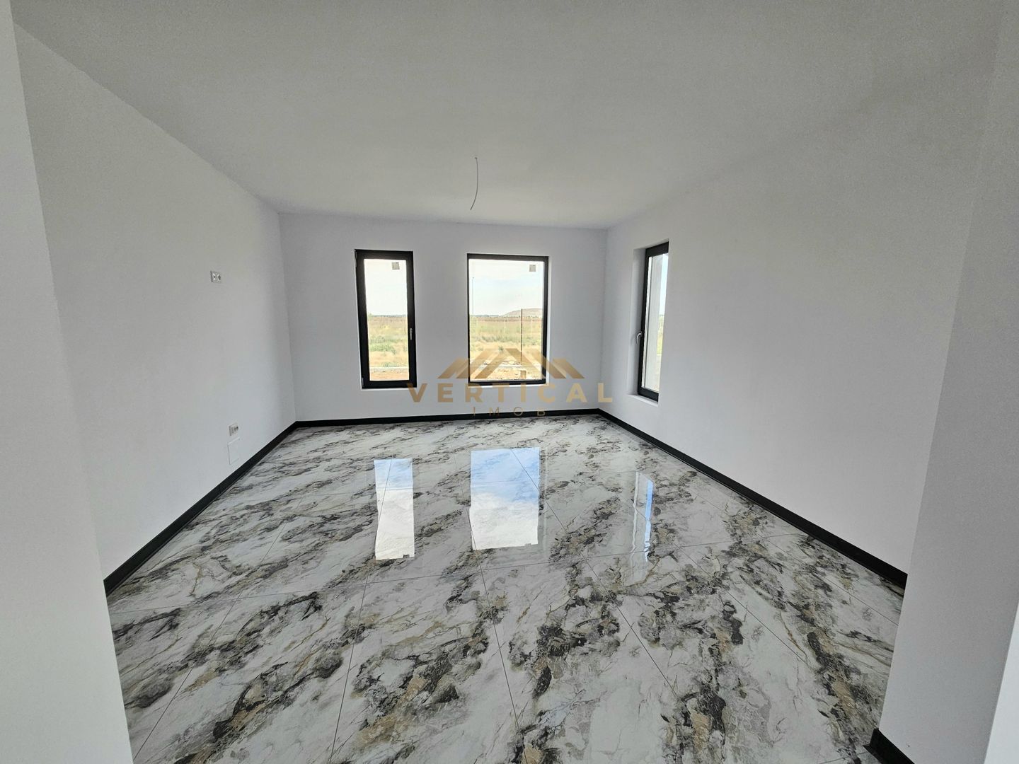 Casa parter 3 camere cu teren 340 mp - com Berceni - Poză 8