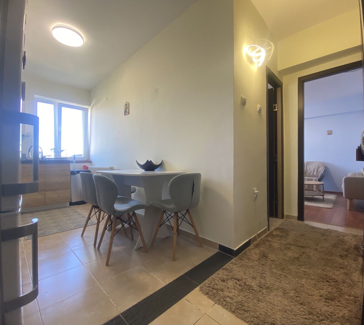Pret accesibil! Vanzare apartament cu 2 camere in Doicesti - Poză 4