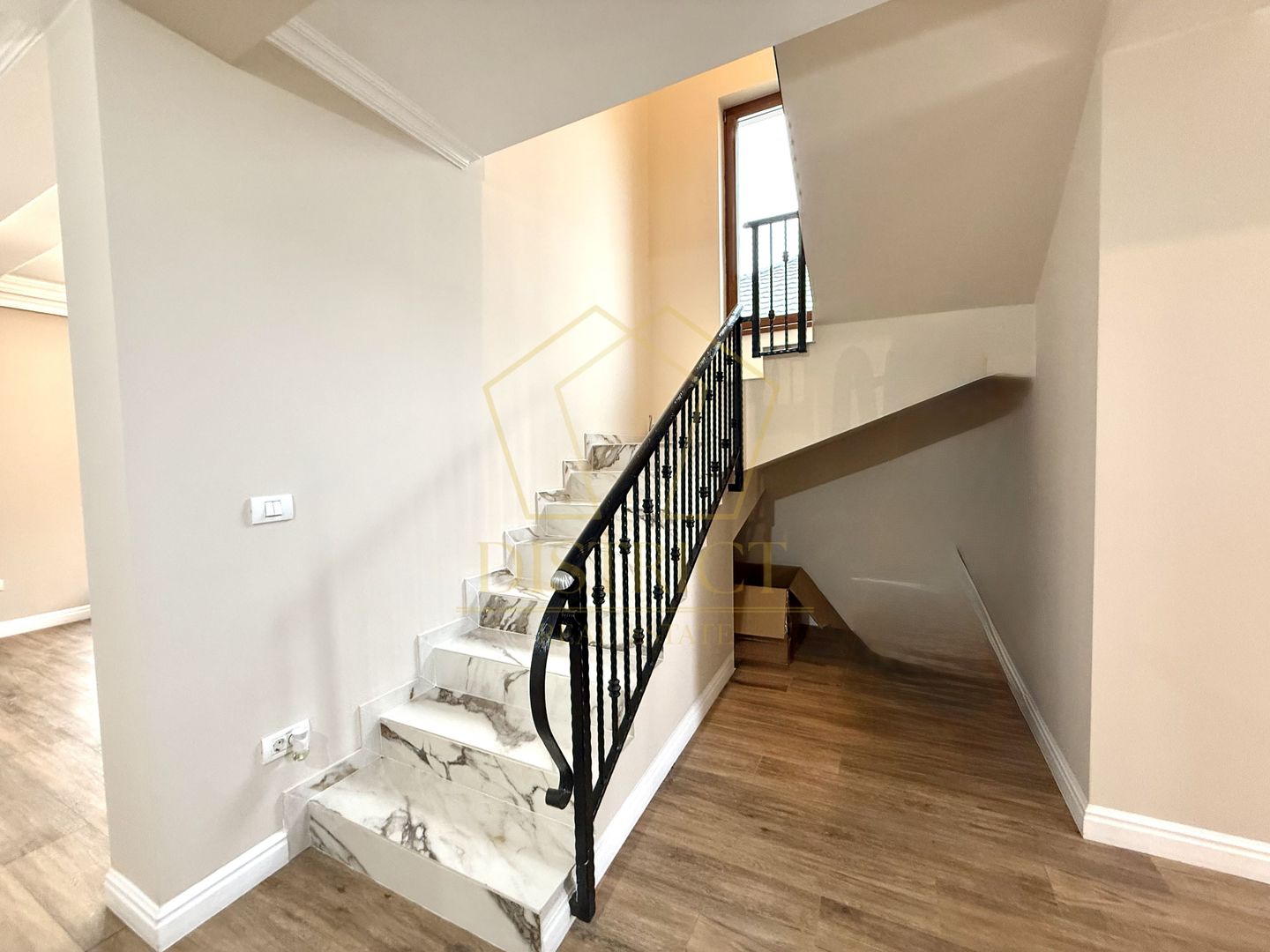 Duplex despartit prin perete dublu 127 mp utili | Sacalaz - Poză 3