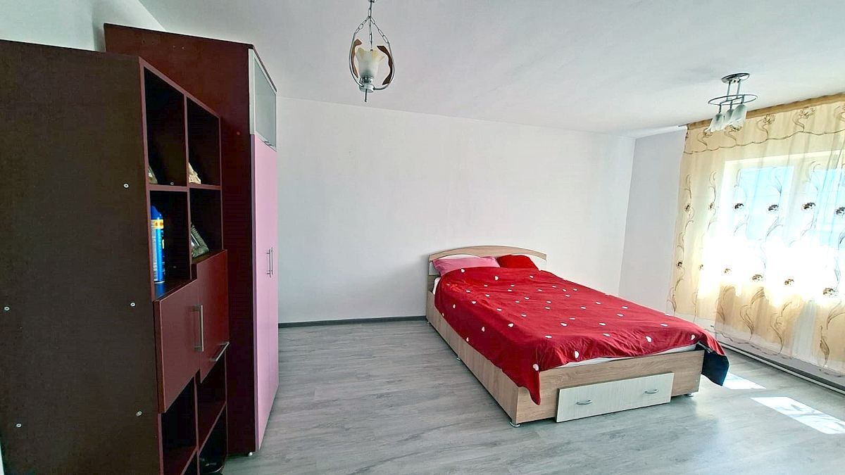 Garsonieră 41 mp — Funcționează ca Apartament cu O Cameră in Tecuci - Poză 1