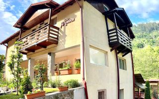 Casa de vacanta / Pensiune / Voineasa - Poză 1