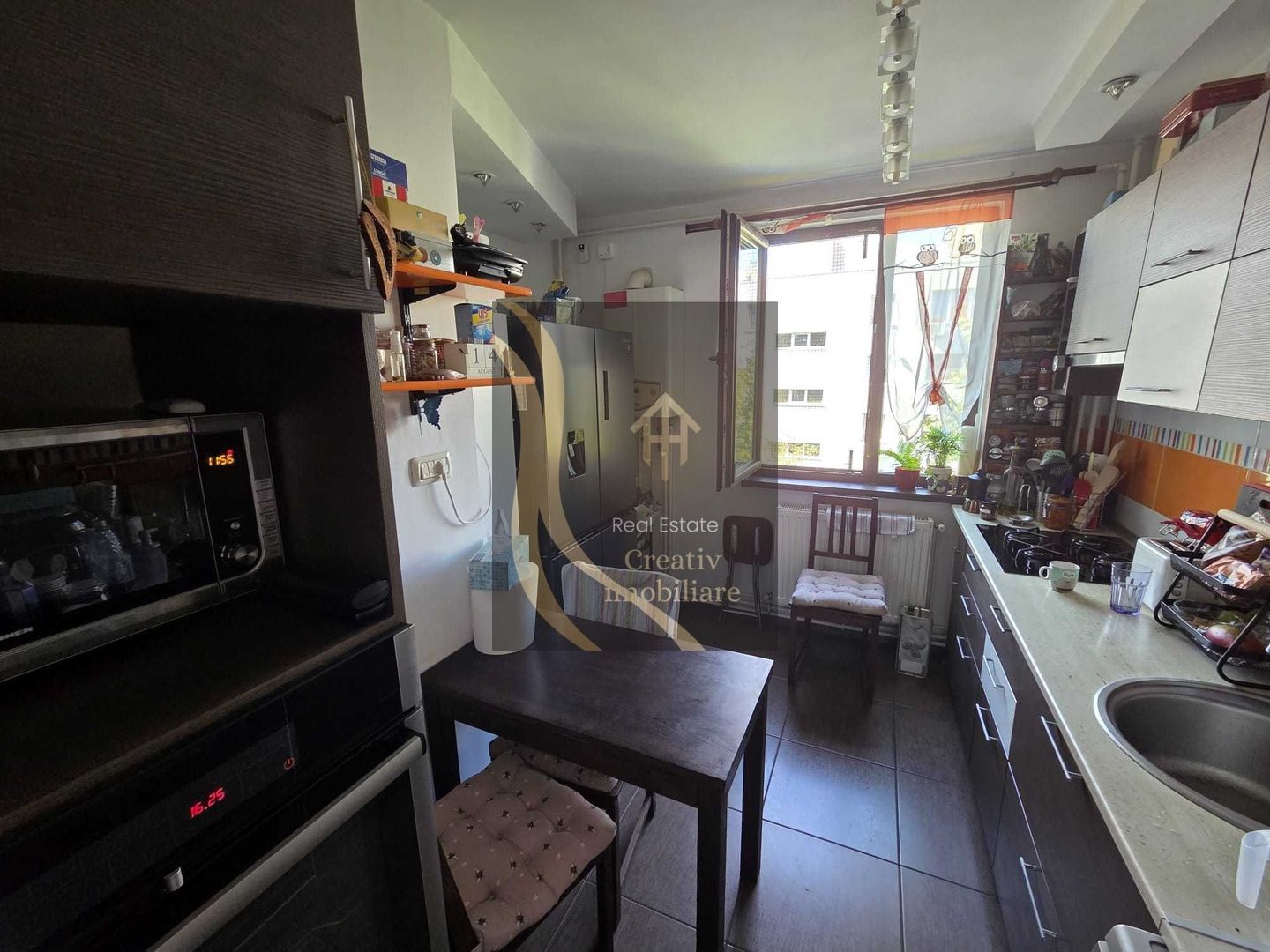 4 camere | 84 mp + boxă 5 mp | Centrală proprie | 2 băi | Etaj 3 4 | Metrou 5 min | Valea Argeșului - Poză 3