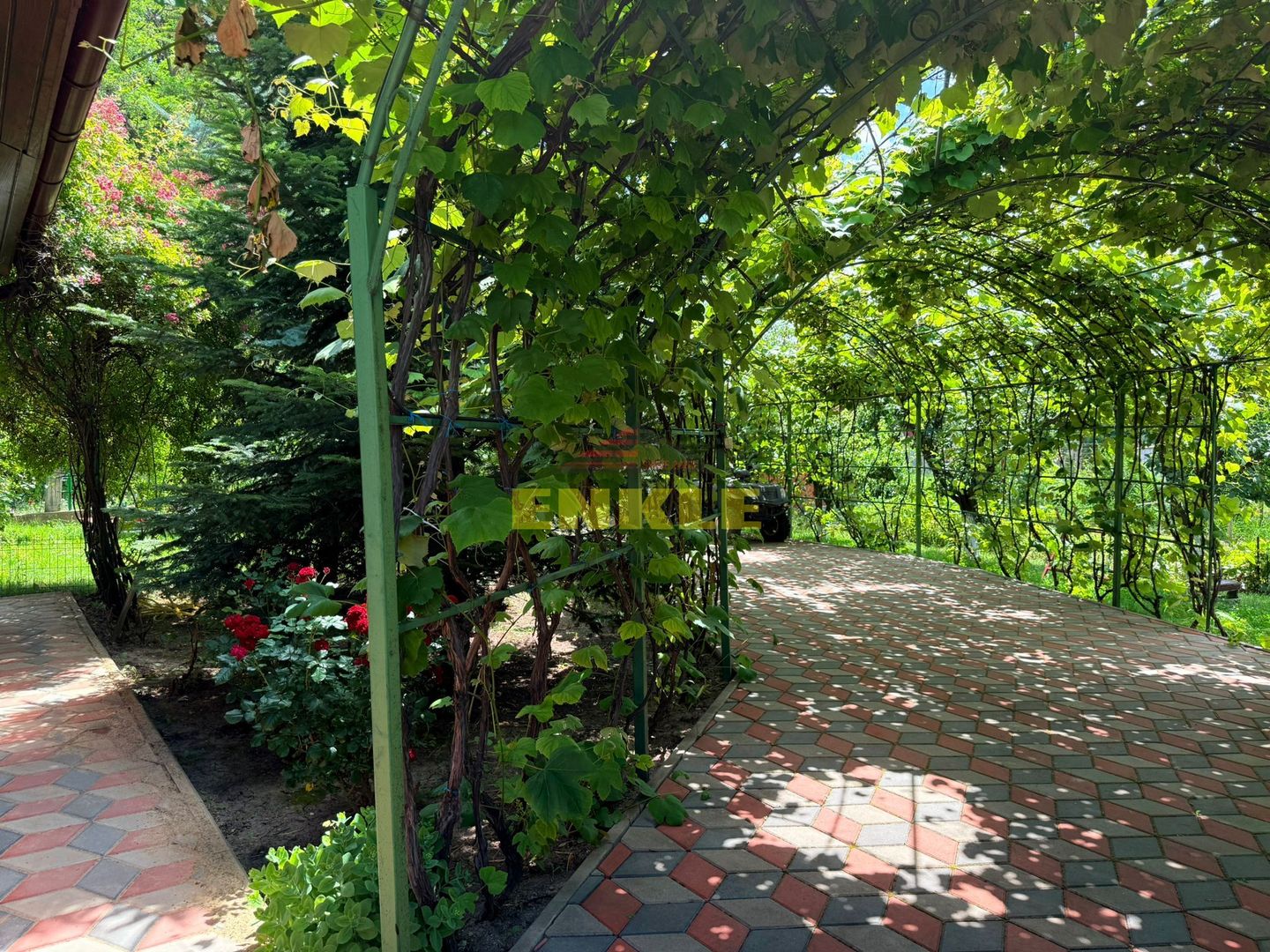 De vanzare casa P+M, 900 mp teren, zona Baisa - Poză 11