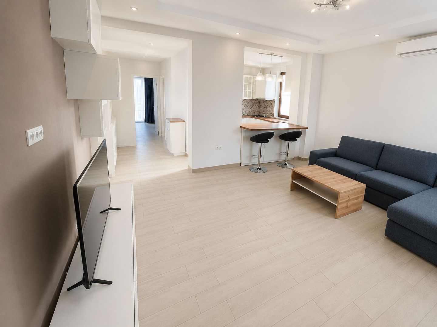 Inchiriez apartament 2 camere, Dumbravita langa padure - Poză 1