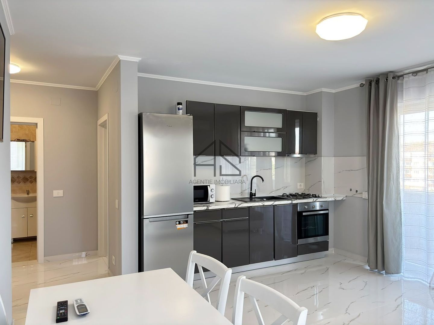 De închiriat | Apartament cu 3 Camere | Loc de parcare | Prima Nufărul - Poză 1