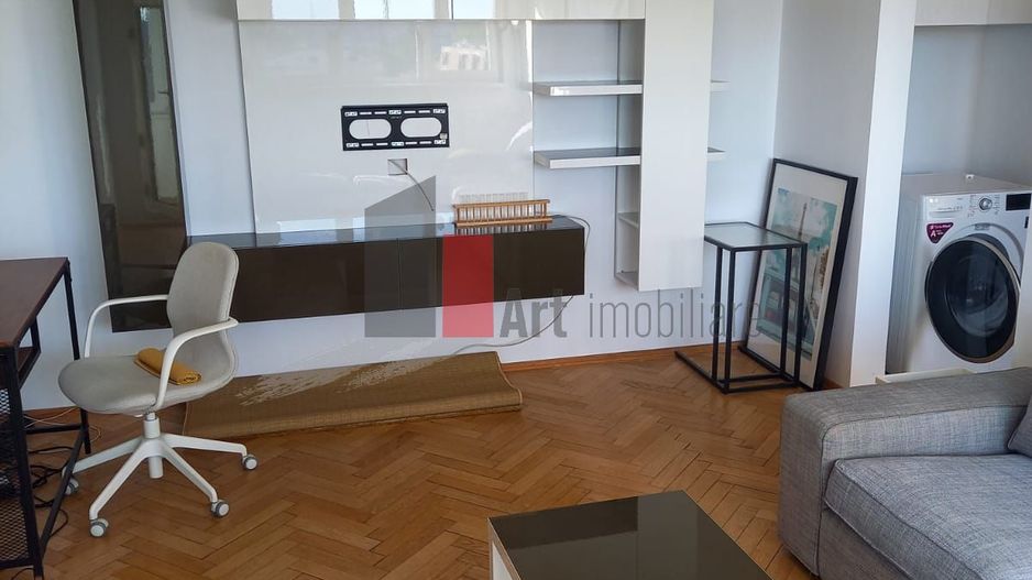Apartament 2cam. semidecomandat - Poză 1