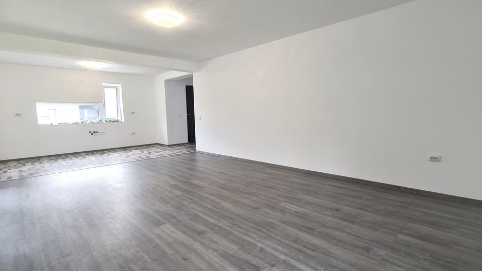 Casa 4 camere (nemobilata, neutilata) cartier Izvor Tarlungeni Brasov - Poză 9