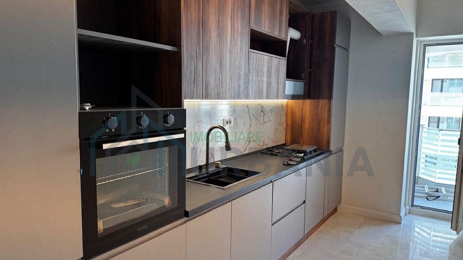 Royal Town 2 cam Copou - Poză 1