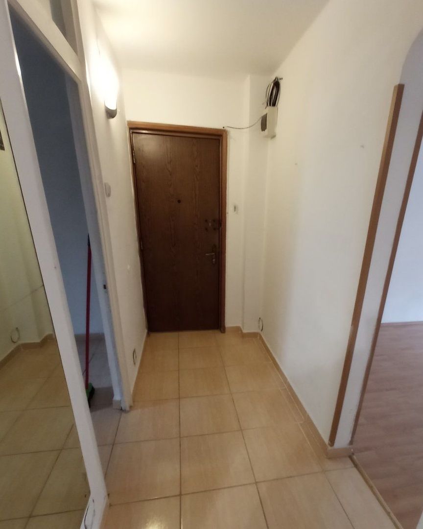 Închiriez apartament 3 camere nemobilat Str Avionului Sector 1 - Poză 1