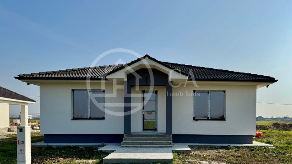 Casă de vânzare cu 4 camere in Sântandrei, Bihor - Poză 1