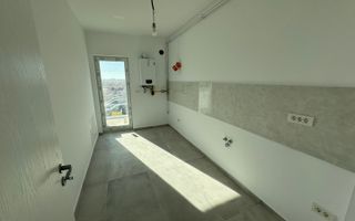 Decomandat. Etajul 2. Terasa generoasa. - Poză 1