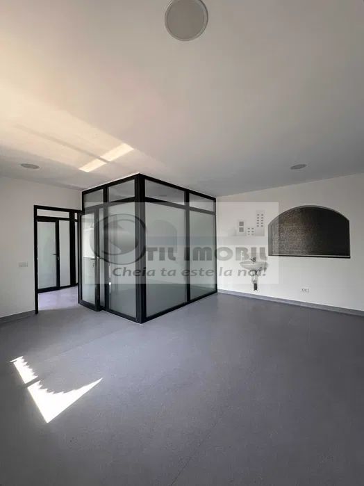 Spatiu comercial 4 camere 115mp  Central - Bolta Rece - Poză 1