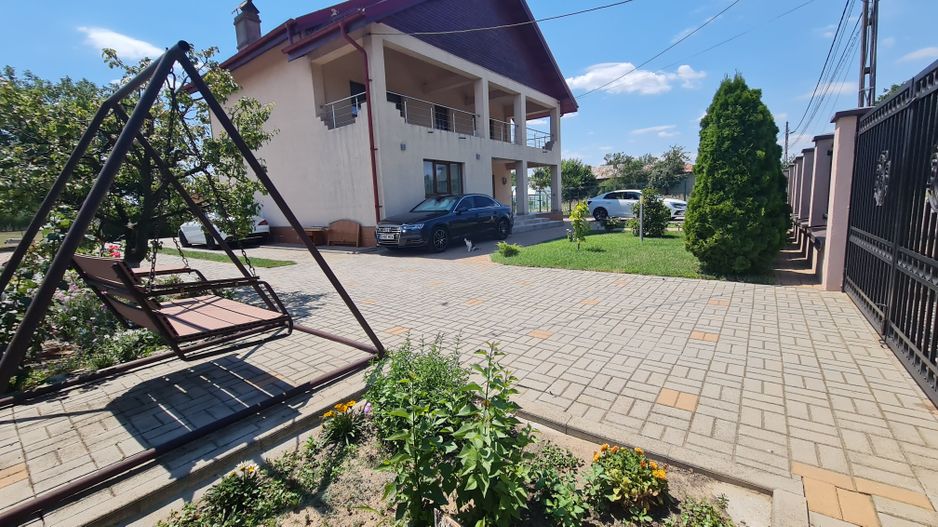 Vila impozanta in zona linistita la 15 minute de capitala! - Poză 4