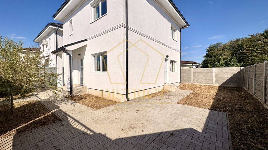 Duplex cu 4 camere, despărțit prin camera tehnica | Mosnita Noua - Poză 1