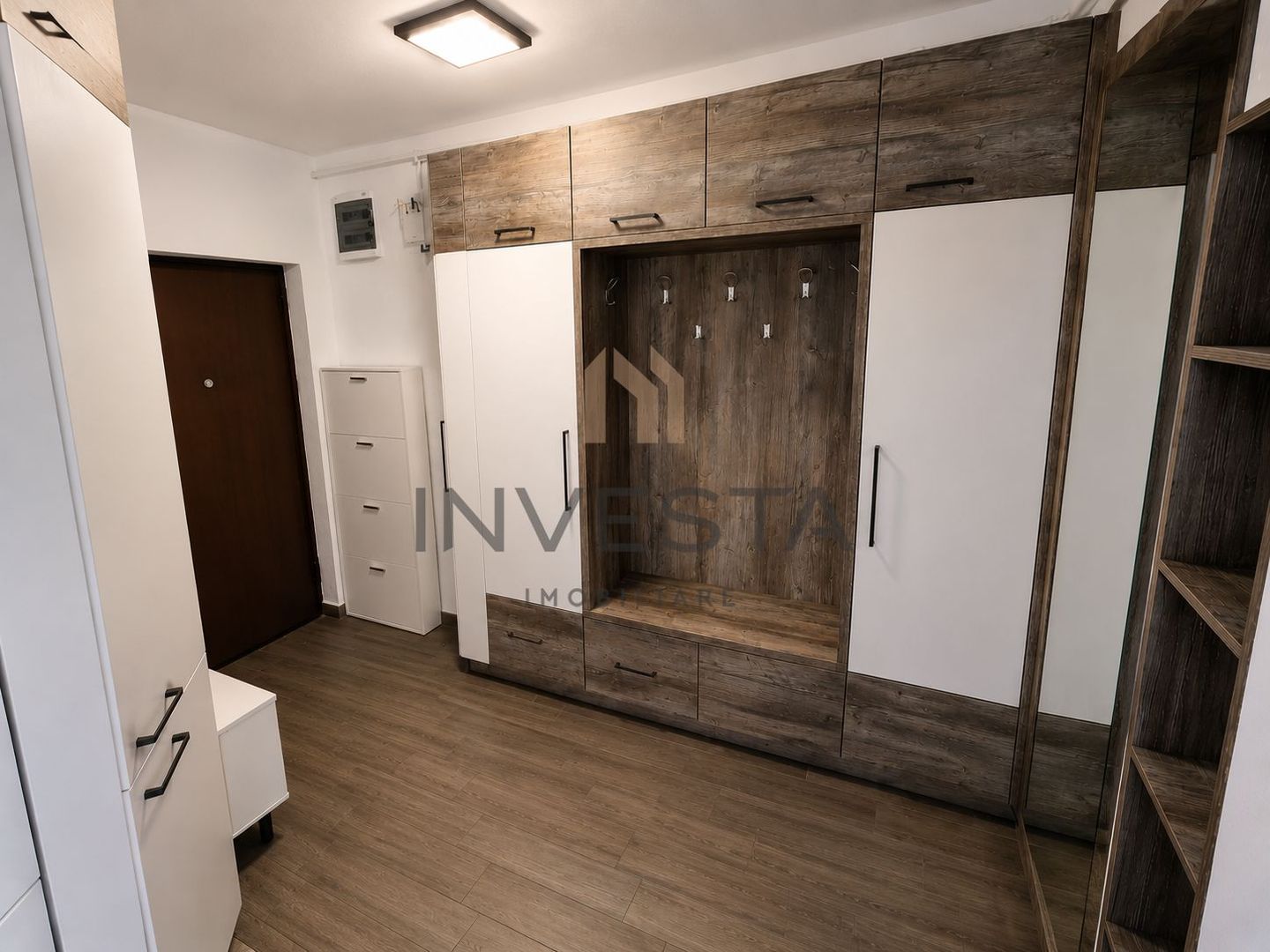 Aparament cu 3 camere si parcare de inchiriat, bloc nou, zona Centrala - Poză 3