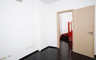 Mansardă boemă, ideală pentru industriile creative - Poză 8