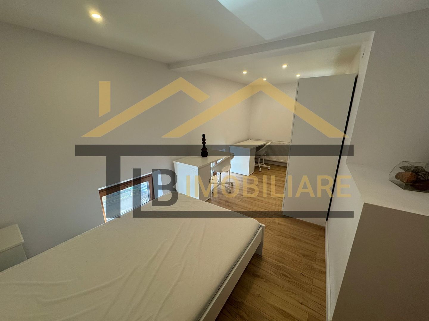 Apartament cu 2 camere, 50 mp, decomandat, Zona Ultracentrala - Poză 2