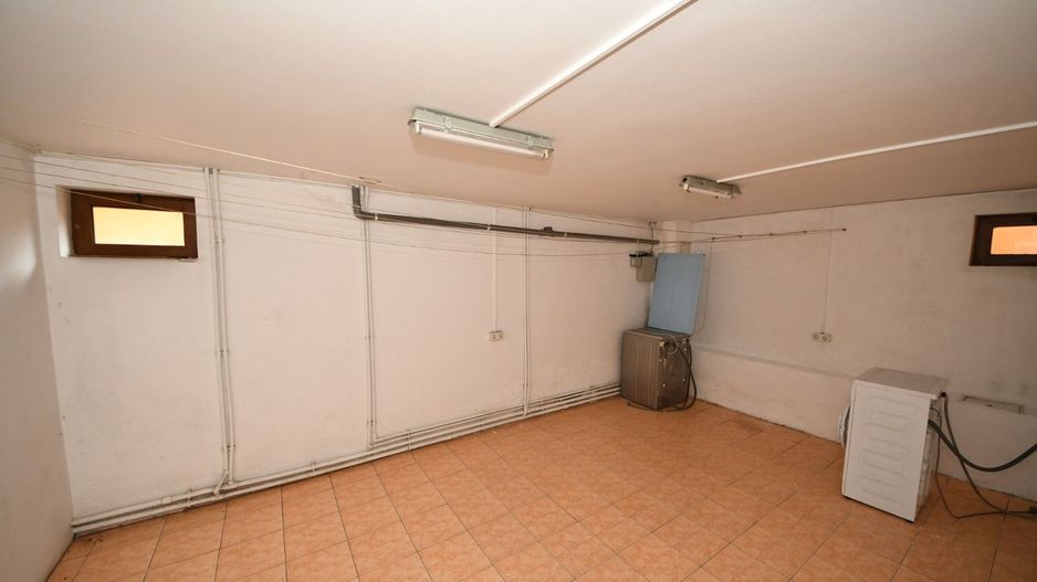 Vila spatioasa, constructie solida, zona micro 17 – Galati - Poză 8