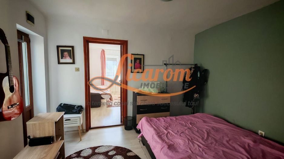 Corp de casa 4 camere zona Nicopole,curte comuna cu 1 familie. - Poză 5