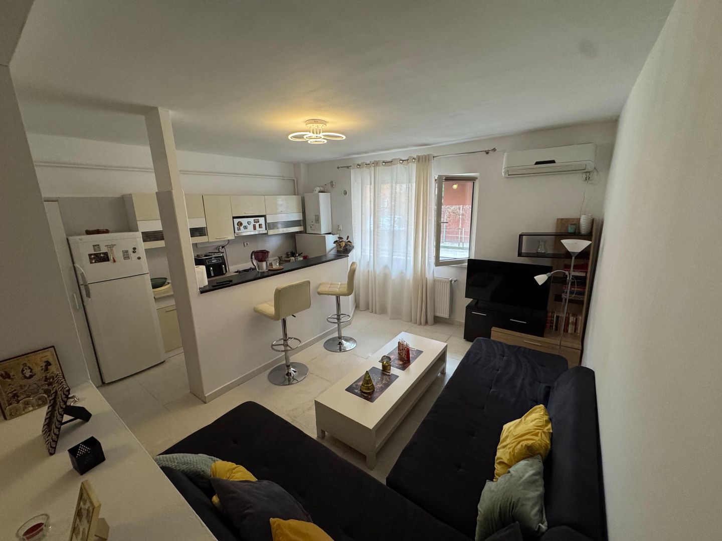 Apartament superb cu doua camere, Aparatorii Patriei, 96.500€ negociabil - Poză 1