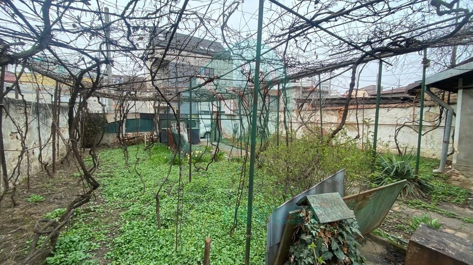 Casă cu teren generos lângă Bulevardul Banu Manta - Poză 4