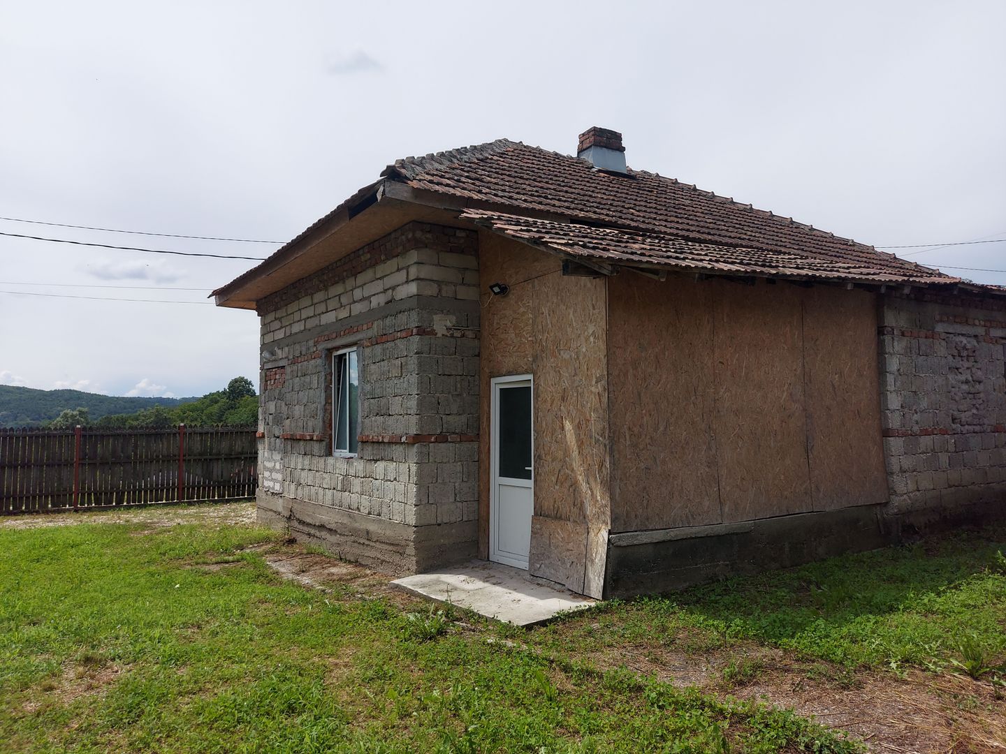 Casa de terminat in Bascov-Valea Ursului, Strada Salcamilor - Poză 8