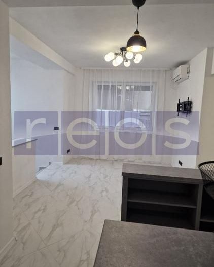 Inchiriere duplex  Premium 5 camere ( Parter+Demisol ) in vila Piata Romana - Poză 2