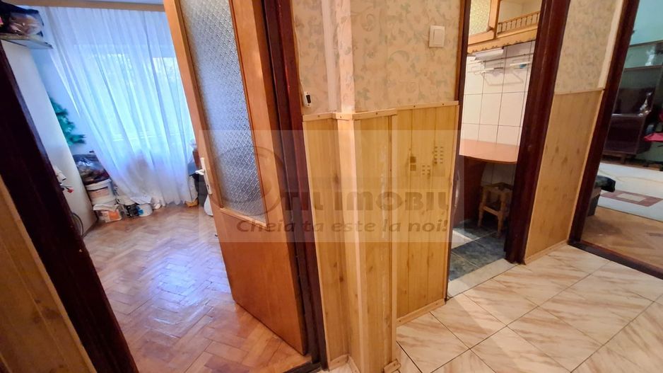 Liber de vanzare apartament 3 camere Baza 3, etaj intermediar - Poză 3