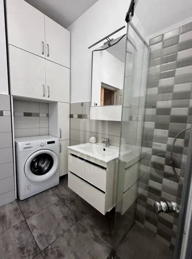 De inchiriat Apartament modern 3 camere cu curte privată şi parcare - Poză 5