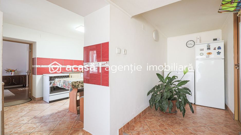 Preț redus! Casă în localitatea Turnu - Poză 8