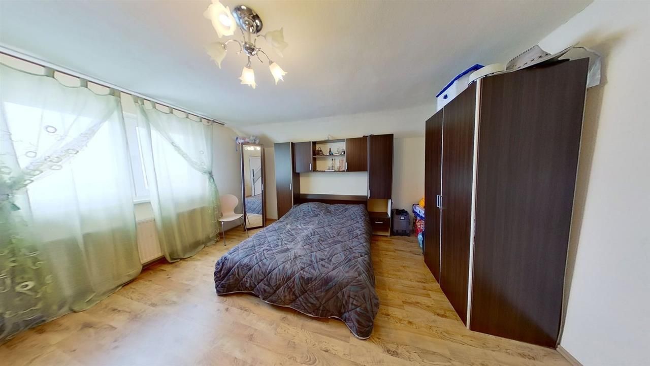 Camin primitor pe compozitie particulara, curte individuala - Poză 5