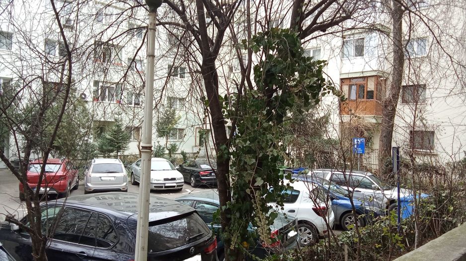 3 camere Mega Mall mobilat si utilat modern - Poză 14